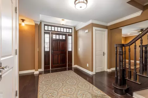 592 Thorn Tree, Grosse Pointe Woods, MI 48236 photo 5