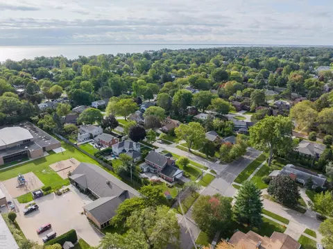 592 Thorn Tree, Grosse Pointe Woods, MI 48236 photo 47