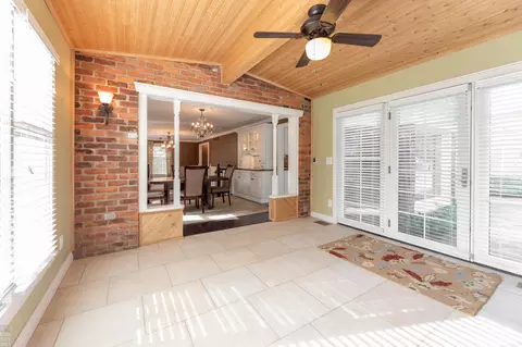 592 Thorn Tree, Grosse Pointe Woods, MI 48236 photo 14