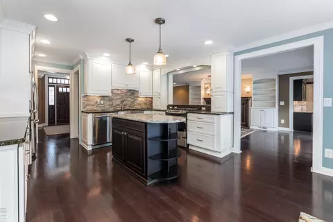 592 Thorn Tree, Grosse Pointe Woods, MI 48236 photo 9