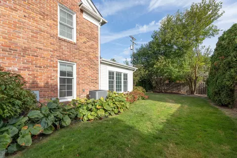592 Thorn Tree, Grosse Pointe Woods, MI 48236 photo 40