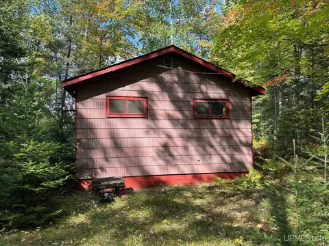 1715 Gold Mine Lk, Ishpeming, MI 49849
