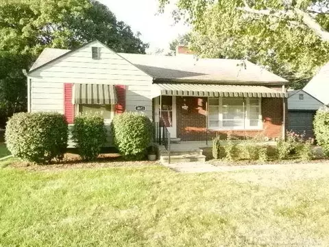 8673 Superior, Center Line, MI 48015