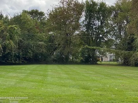 1600 Garfield, Port Huron, MI 48060