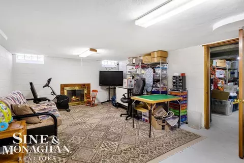 1694 Newcastle, Grosse Pointe Woods, MI 48236 photo 25