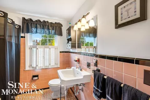 1694 Newcastle, Grosse Pointe Woods, MI 48236 photo 24