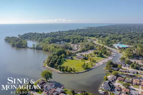 1694 Newcastle, Grosse Pointe Woods, MI 48236 photo 41