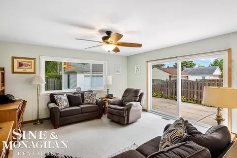 1694 Newcastle, Grosse Pointe Woods, MI 48236 photo 14