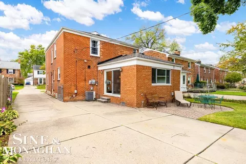 1694 Newcastle, Grosse Pointe Woods, MI 48236 photo 28