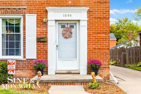 1694 Newcastle, Grosse Pointe Woods, MI 48236 photo 2