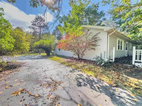 8682 Matthews, Gladwin, MI 48624 photo 3