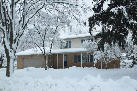 2305 Burlington, Midland, MI 48642