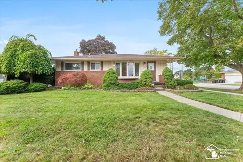 2408 Medford, Trenton, MI 48183