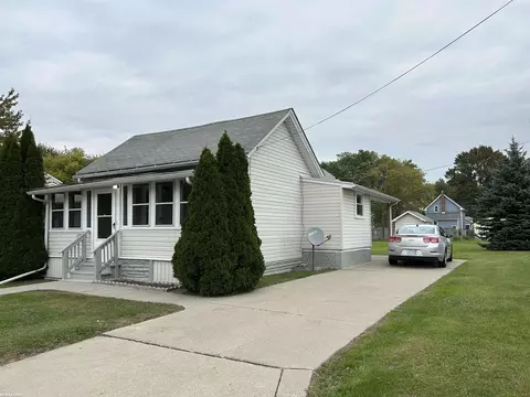 105 Logan, Mount Clemens, MI 48043