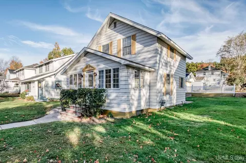 732 Cass, Kingsford, MI 49802
