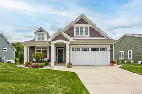 4138 Village Grn, Freeland, MI 48623