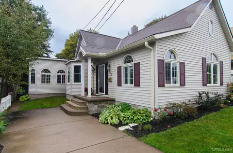 323 Blemhuber, Marquette, MI 49855