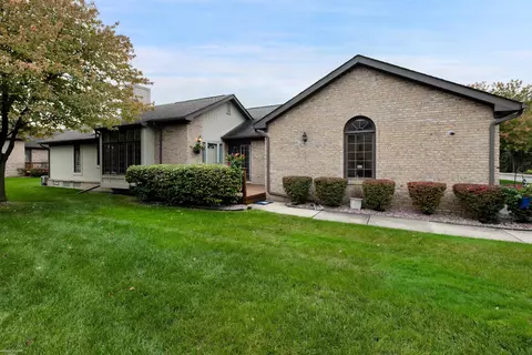 13268 Edgewood, Sterling Heights, MI 48312