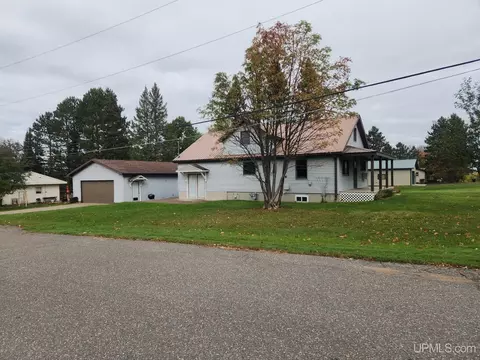 241 W Third, Caspian, MI 49915
