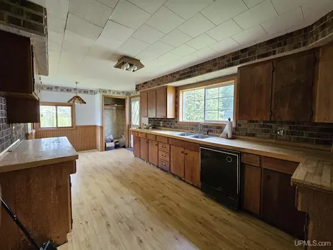 119 North, Wakefield, MI 49968 photo 9