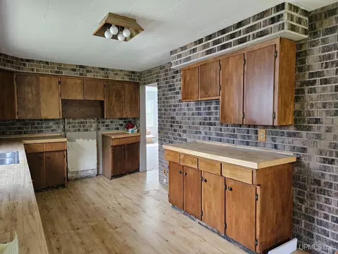 119 North, Wakefield, MI 49968 photo 8