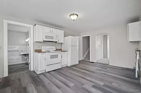 714 E Front, Adrian, MI 49221 photo 17