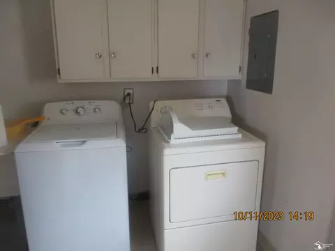 6468 Pine, Taylor, MI 48180 photo 9