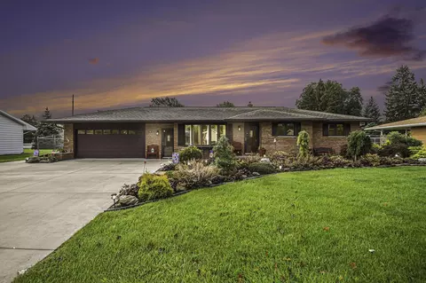 1873 Engelwood, Bay City, MI 48708