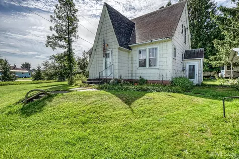 301 Albino, Caspian, MI 49915