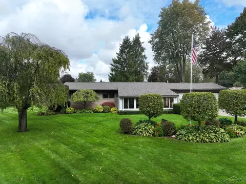 576 E Gloucester, Saginaw, MI 48609