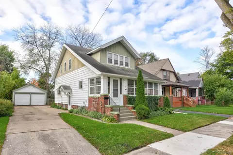 1521 Division, Saginaw, MI 48602