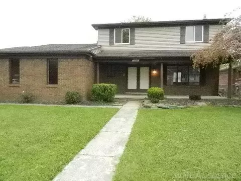 17466 Knollwood, Clinton Township, MI 48038