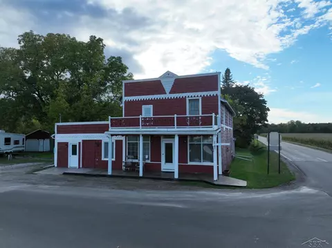 3004 S Poseyville, Midland, MI 48640