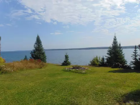 21194 Vick S, L'anse, MI 49946 photo 7