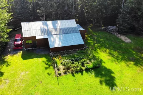 21194 Vick S, L'anse, MI 49946 photo 6