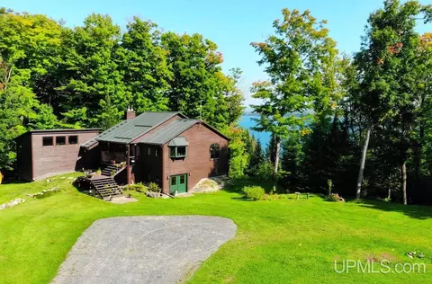 21194 Vick S, L'anse, MI 49946