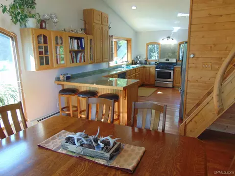 21194 Vick S, L'anse, MI 49946 photo 15