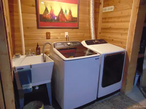 21194 Vick S, L'anse, MI 49946 photo 44