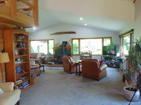 21194 Vick S, L'anse, MI 49946 photo 16