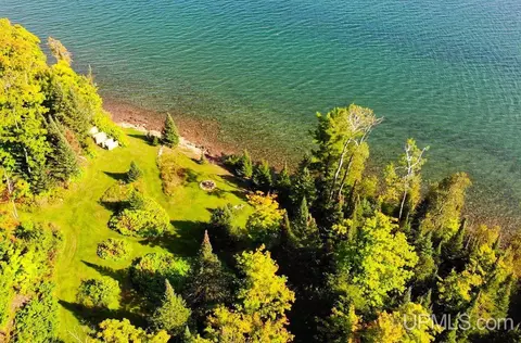 21194 Vick S, L'anse, MI 49946 photo 4
