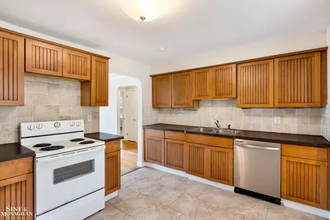 16560 Forest, Eastpointe, MI 48021 photo 9