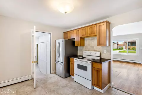16560 Forest, Eastpointe, MI 48021 photo 10