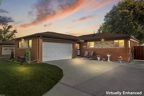 26326 Dover, Warren, MI 48089