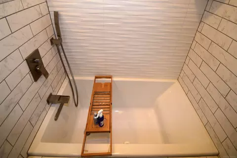 855 Harcourt, Grosse Pointe Park, MI 48230 photo 13