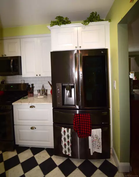 855 Harcourt, Grosse Pointe Park, MI 48230 photo 8