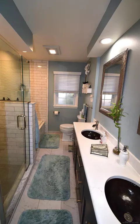 855 Harcourt, Grosse Pointe Park, MI 48230 photo 11