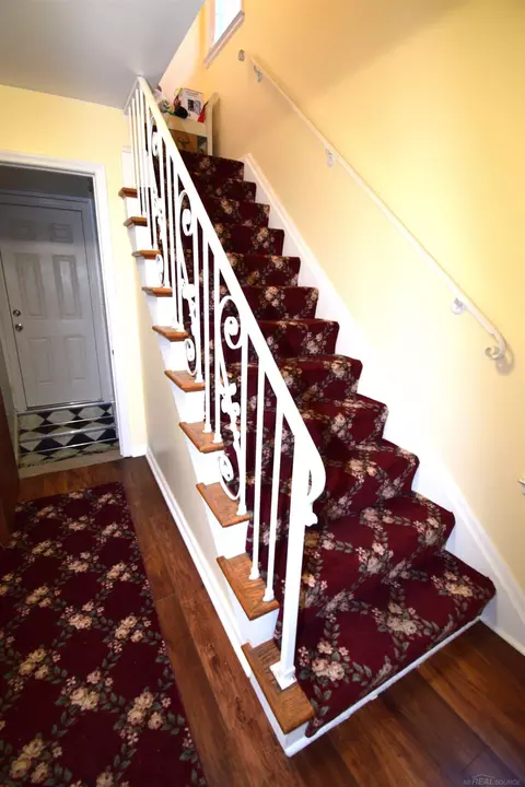 855 Harcourt, Grosse Pointe Park, MI 48230 photo 21
