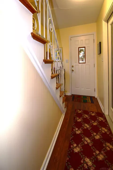 855 Harcourt, Grosse Pointe Park, MI 48230 photo 23