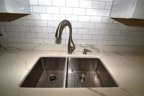 855 Harcourt, Grosse Pointe Park, MI 48230 photo 7