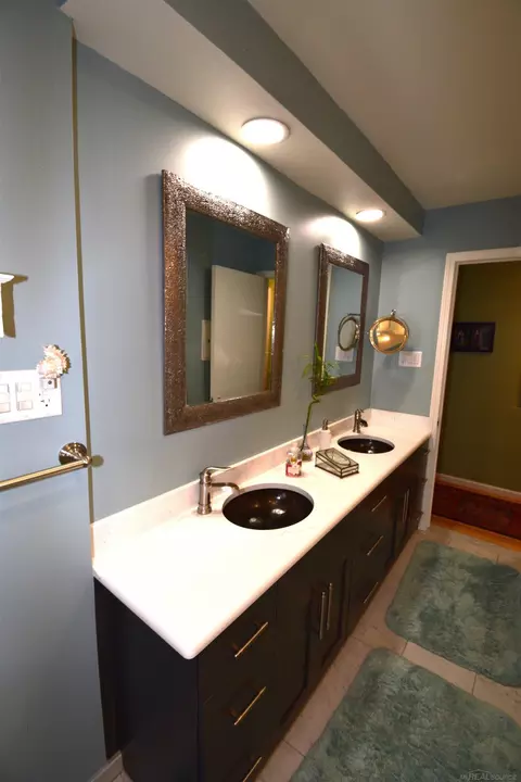 855 Harcourt, Grosse Pointe Park, MI 48230 photo 14